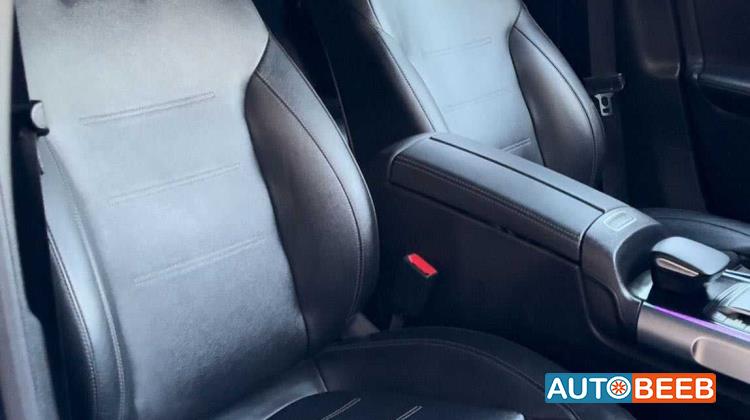 Mercedes Benz EQB250 2023