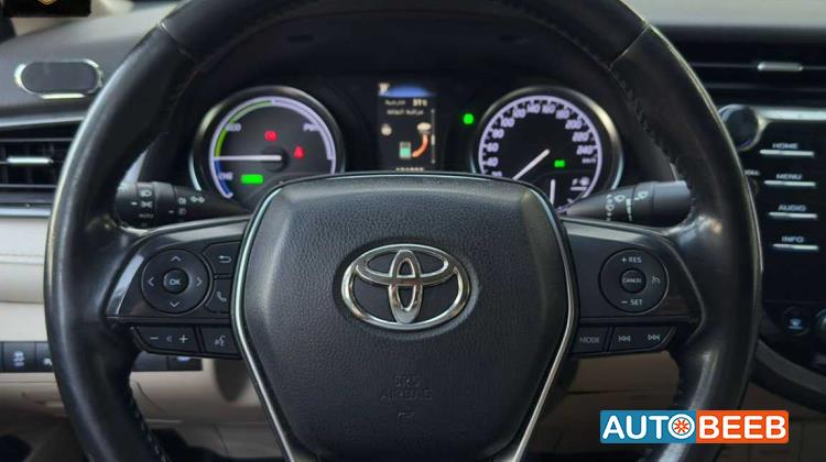 Toyota Camry 2019