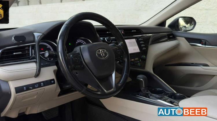 Toyota Camry 2019