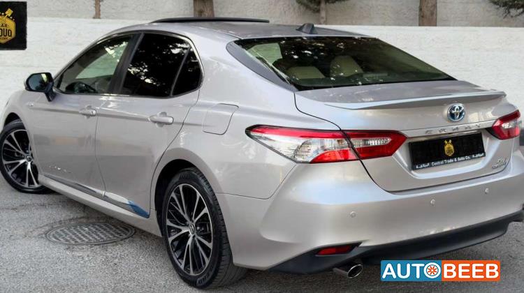 Toyota Camry 2019