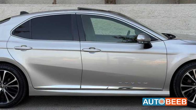 Toyota Camry 2019