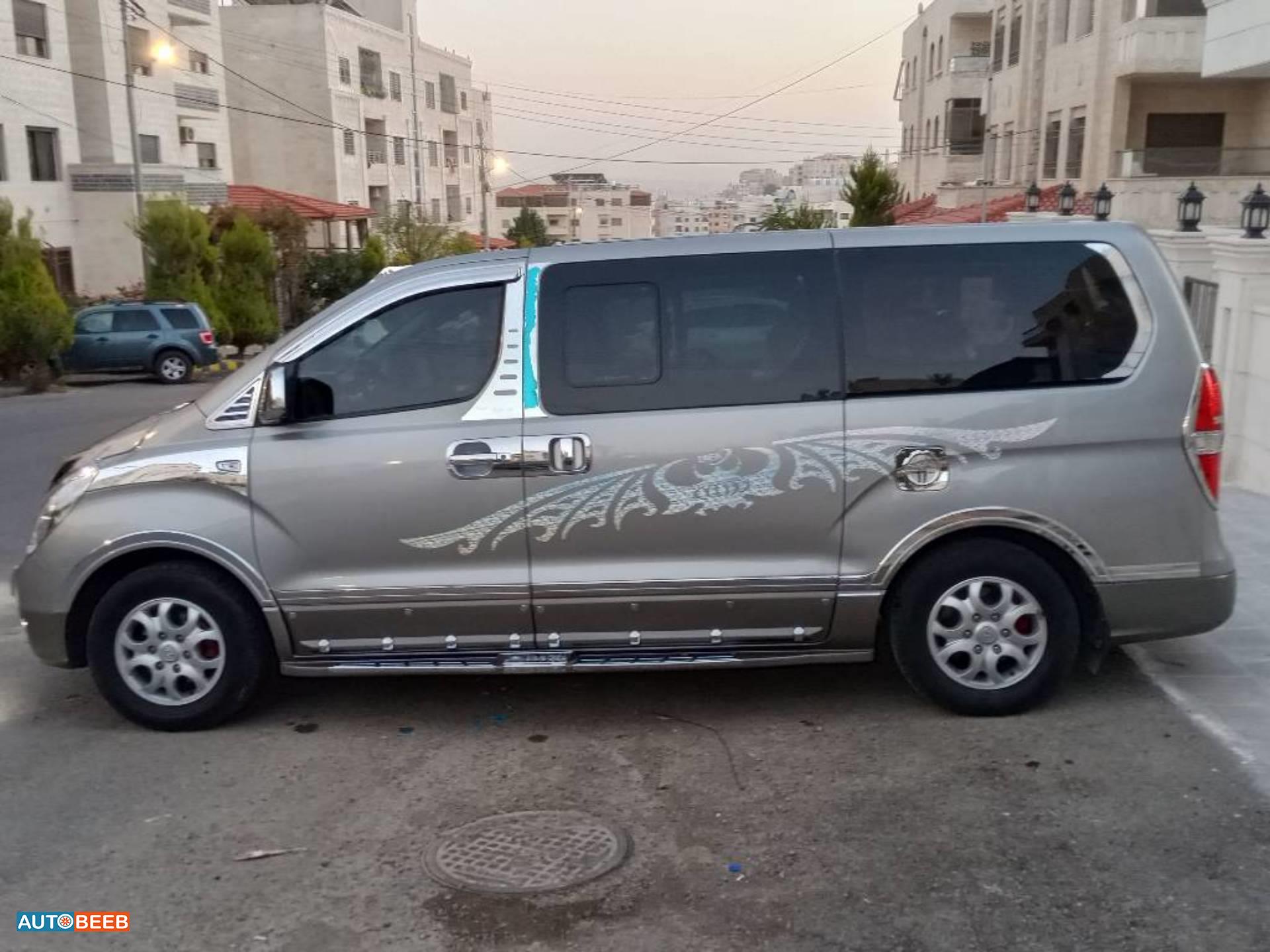 Minibus Hyundai 2014