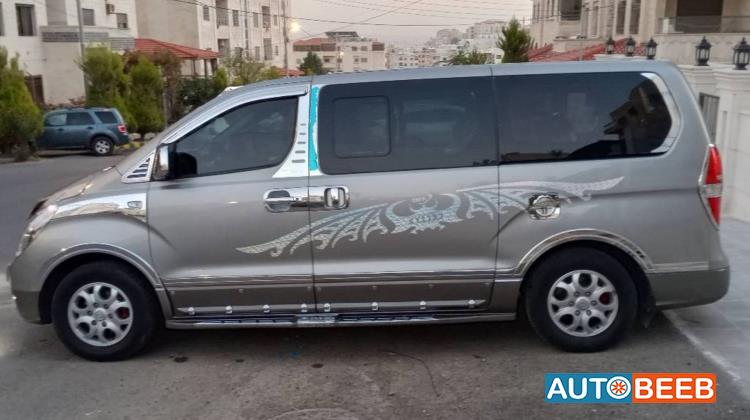 Minibus Hyundai 2014