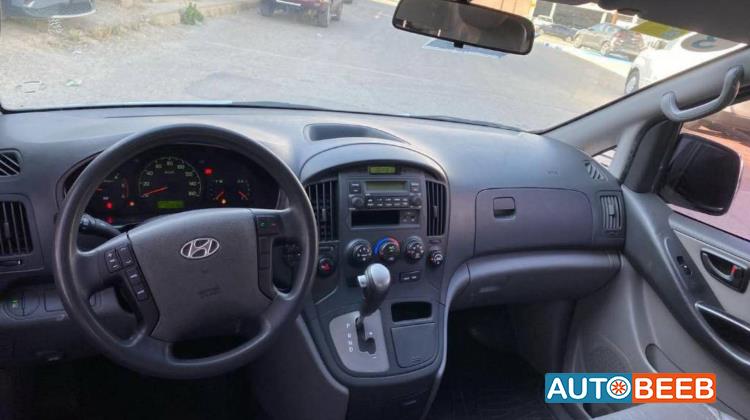 Minibus Hyundai 2014