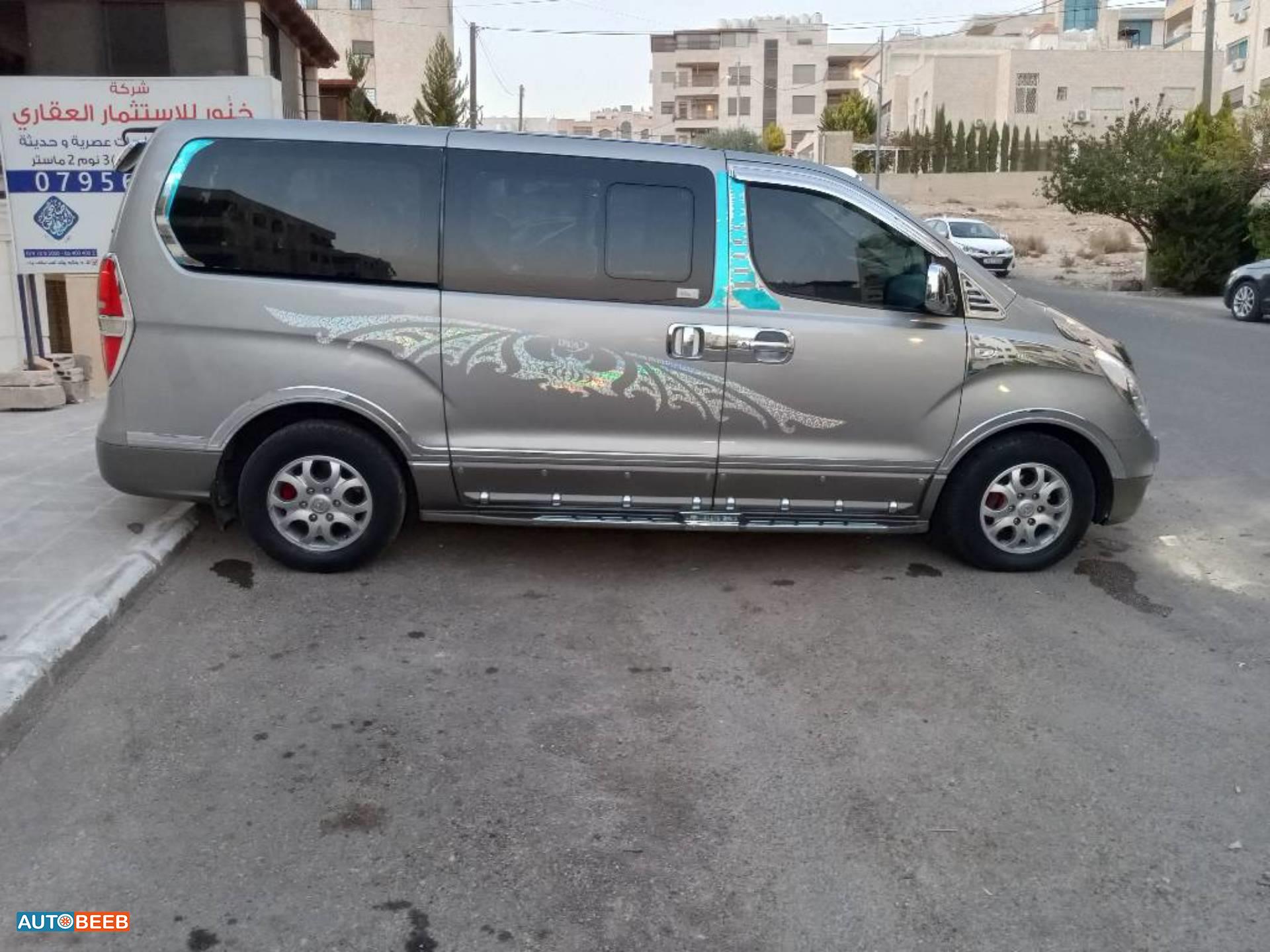 Minibus Hyundai 2014