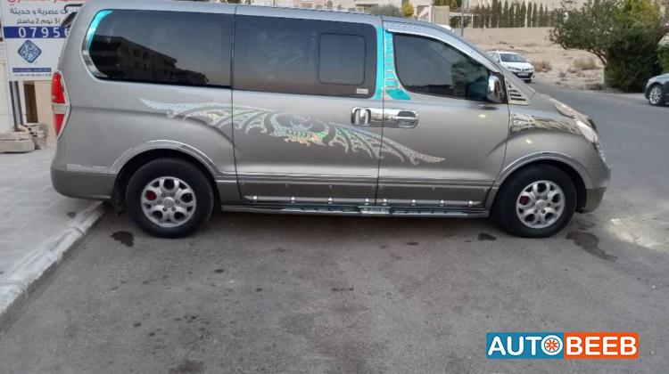 Minibus Hyundai 2014