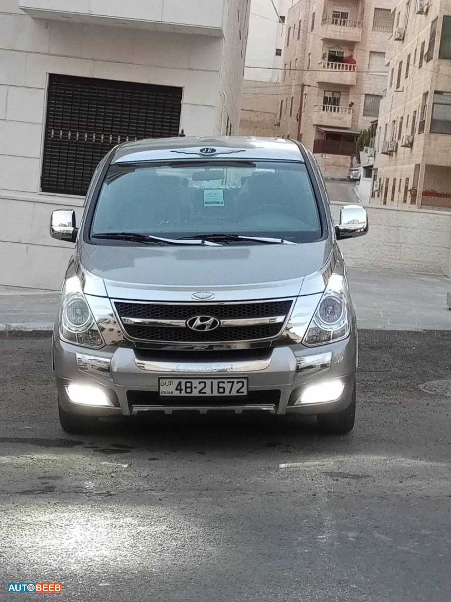 Minibus Hyundai 2014