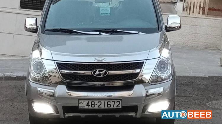 Minibus Hyundai 2014