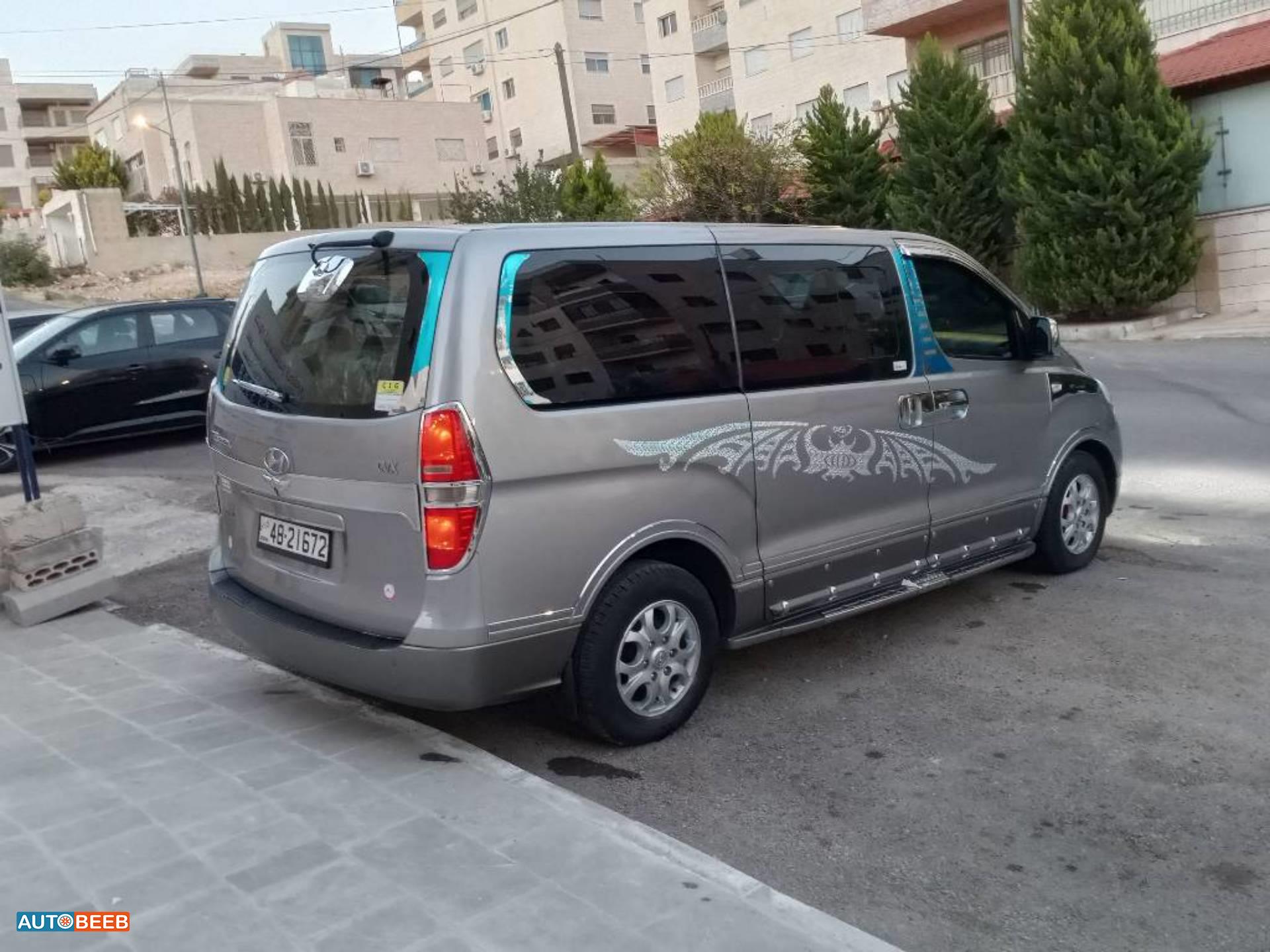 Minibus Hyundai 2014