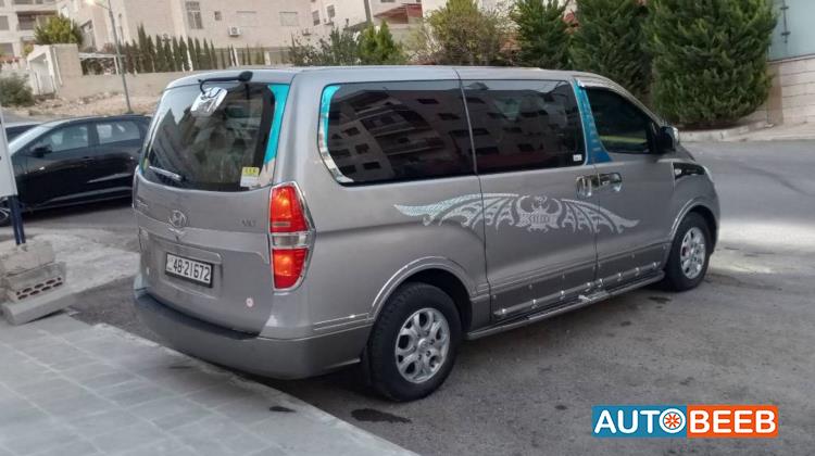 Minibus Hyundai 2014