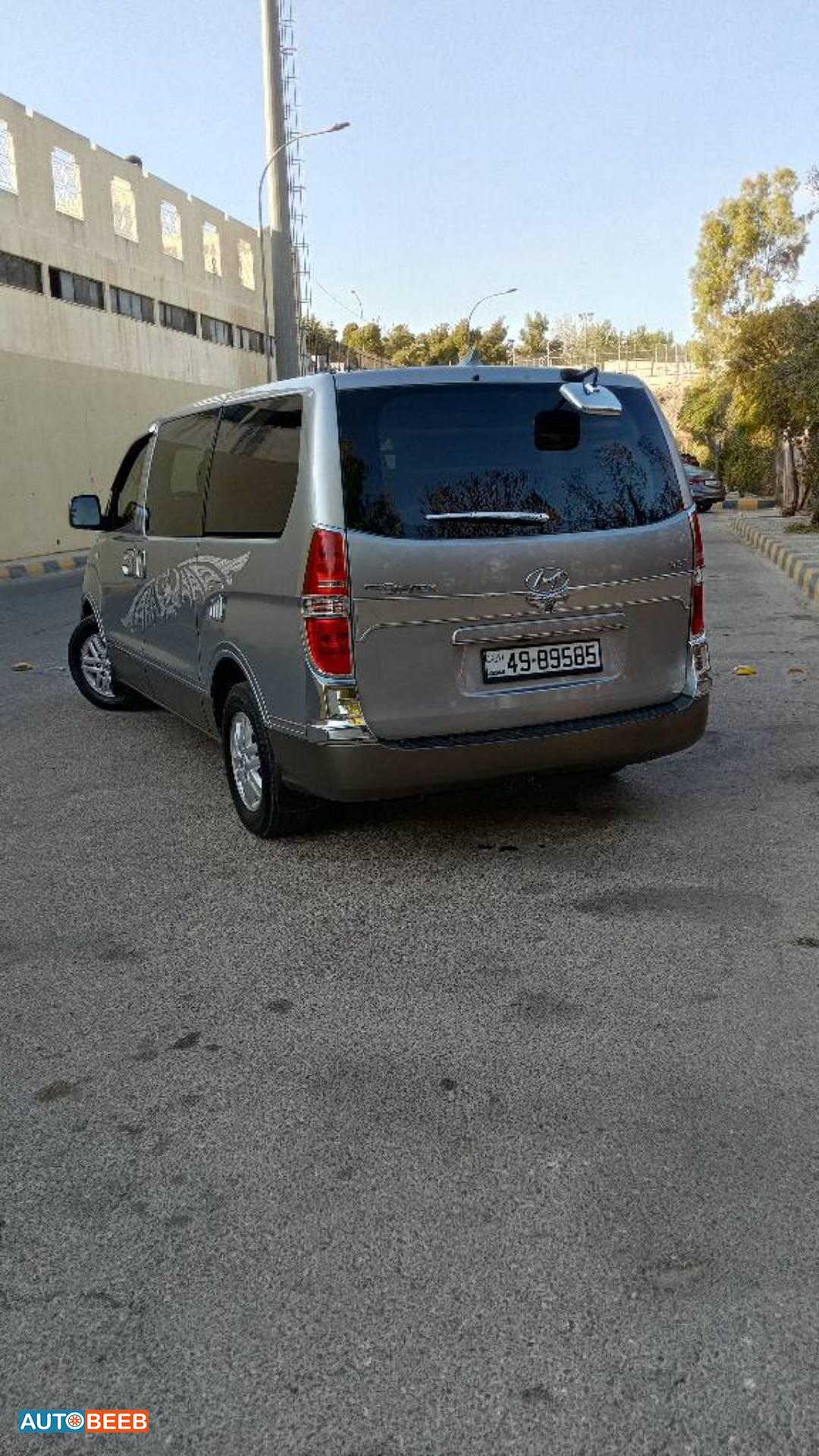 Minibus Hyundai 2017