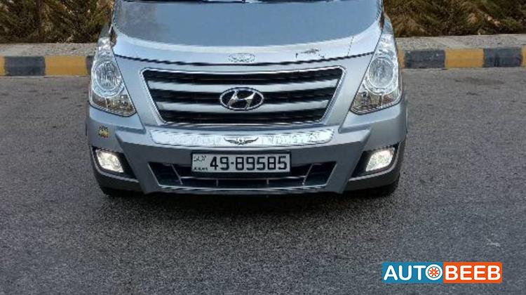 Minibus Hyundai 2017