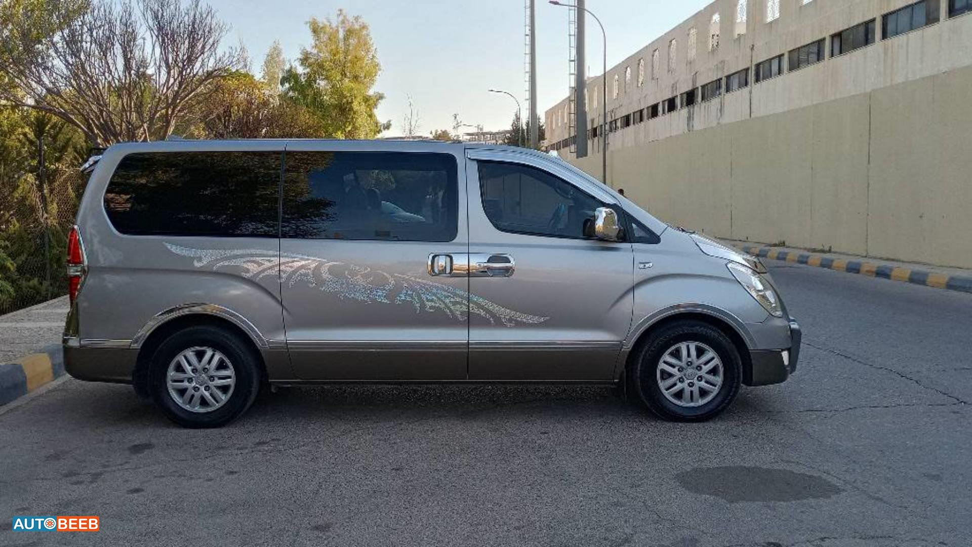 Minibus Hyundai 2017