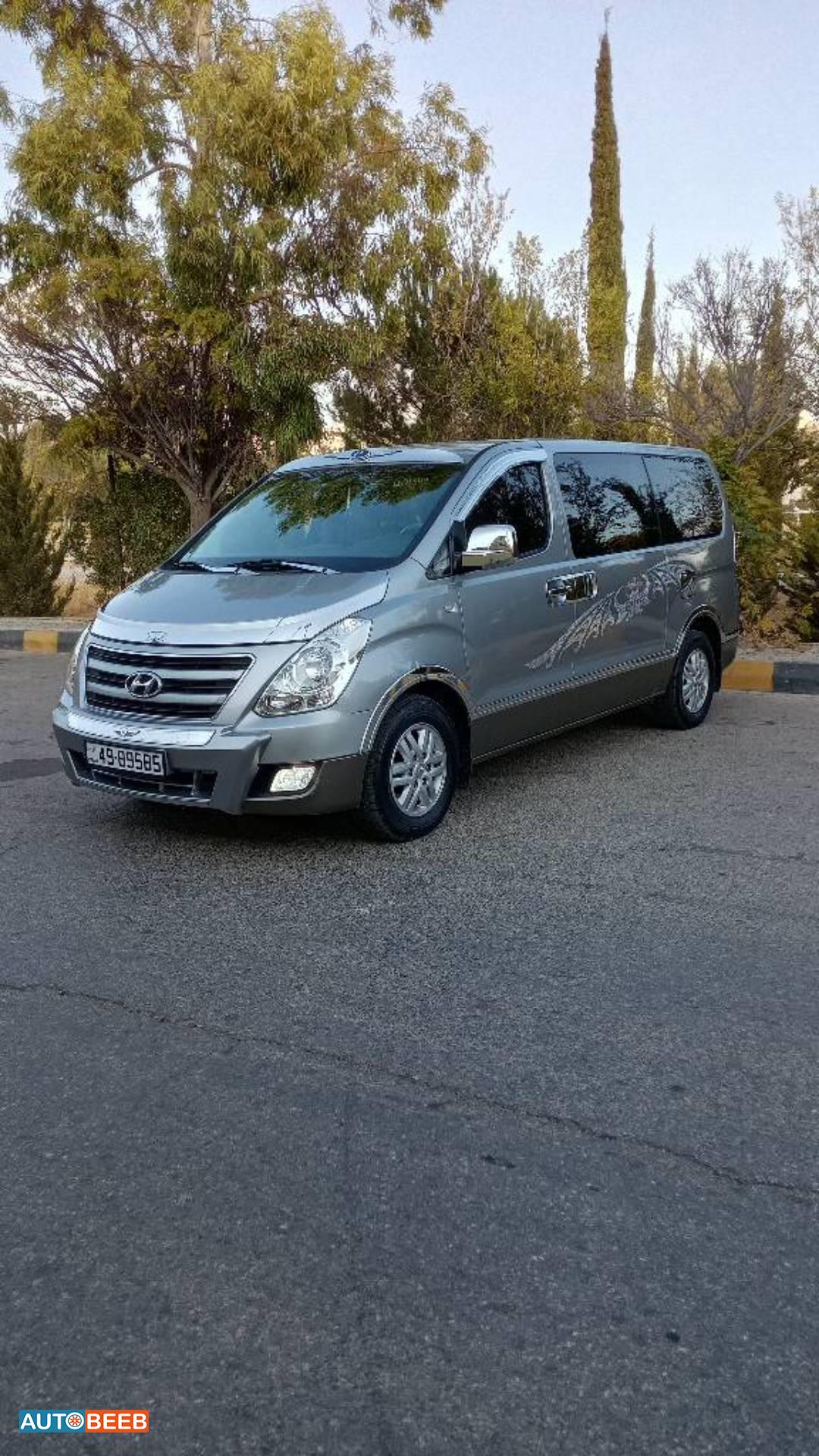 Minibus Hyundai 2017