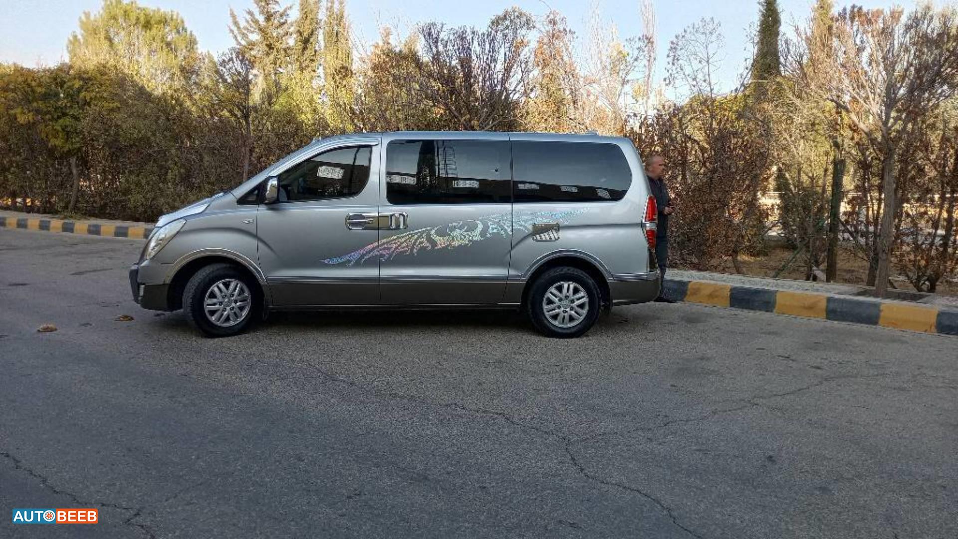 Minibus Hyundai 2017