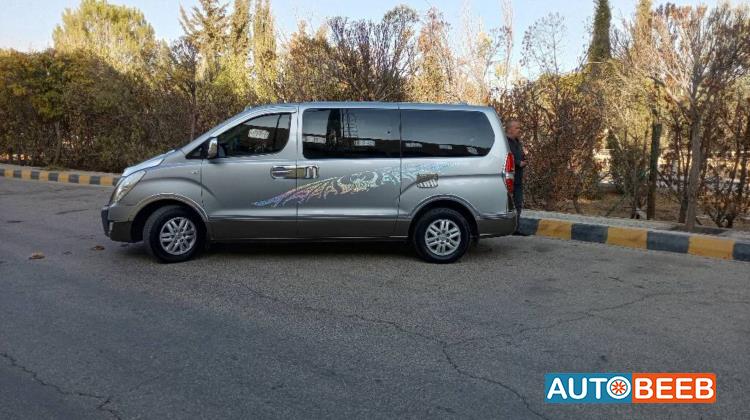 Minibus Hyundai 2017