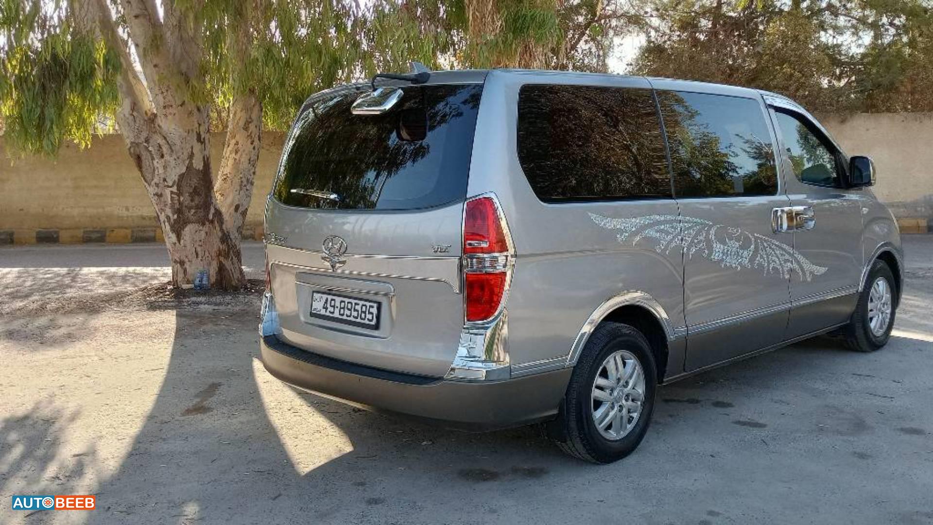 Minibus Hyundai 2017