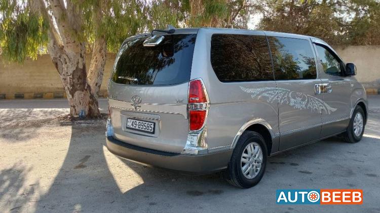 Minibus Hyundai 2017