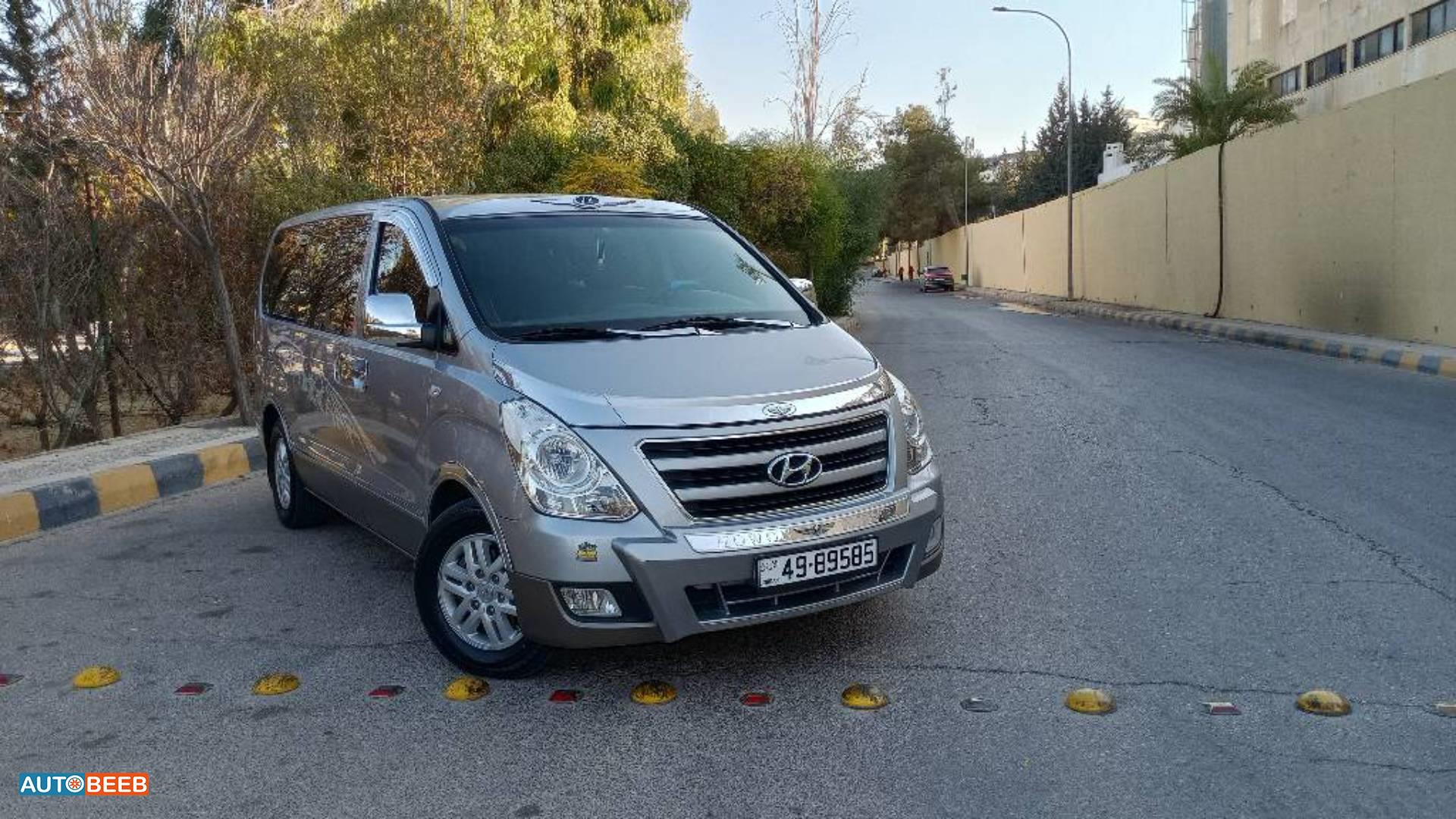 Minibus Hyundai 2017