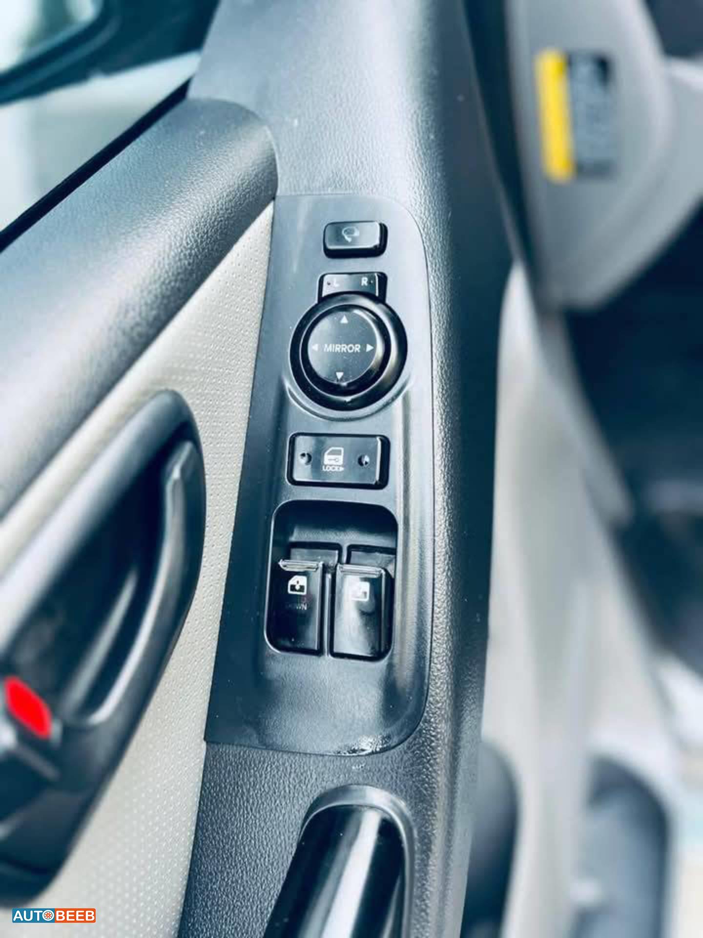 Minibus Hyundai 2017