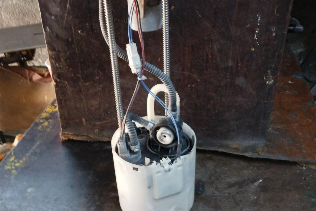 طرمبة بنزين شيفروليه سلفرادو 2011 2012 2013 2014 2015 2016 2017 2018 