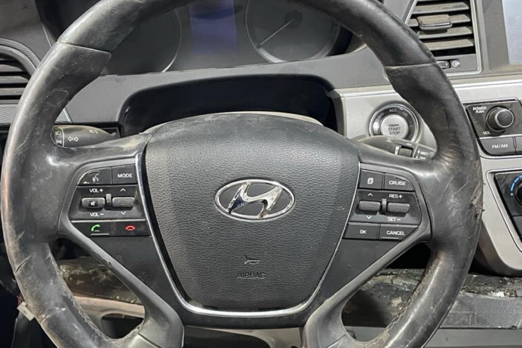 Cabin  Steering Wheel Hyundai Sonata
