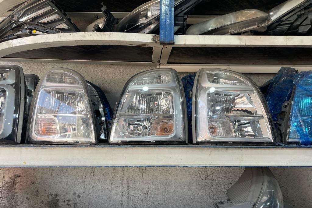 ضوء امامي يمين شمال هيونداي بورتر 2020 2021