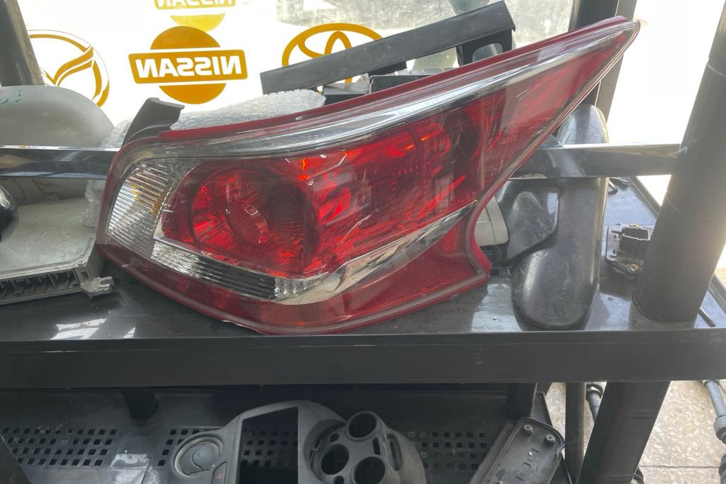 ضوء خلفي يمين شمال نيسان التيما 2013 2014 2015