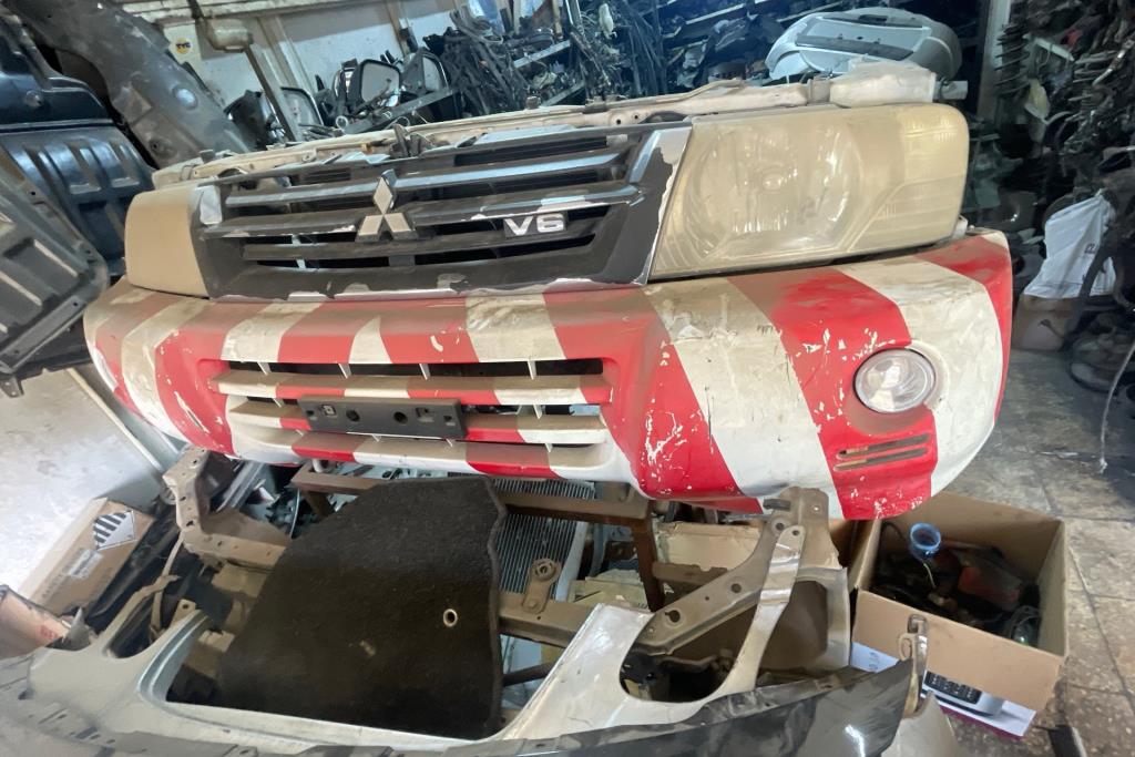 Body  Bumper Mitsubishi Pajero