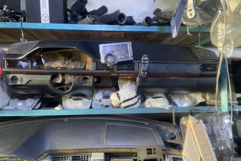 Cabin  Dashboard Mercedes Benz E200