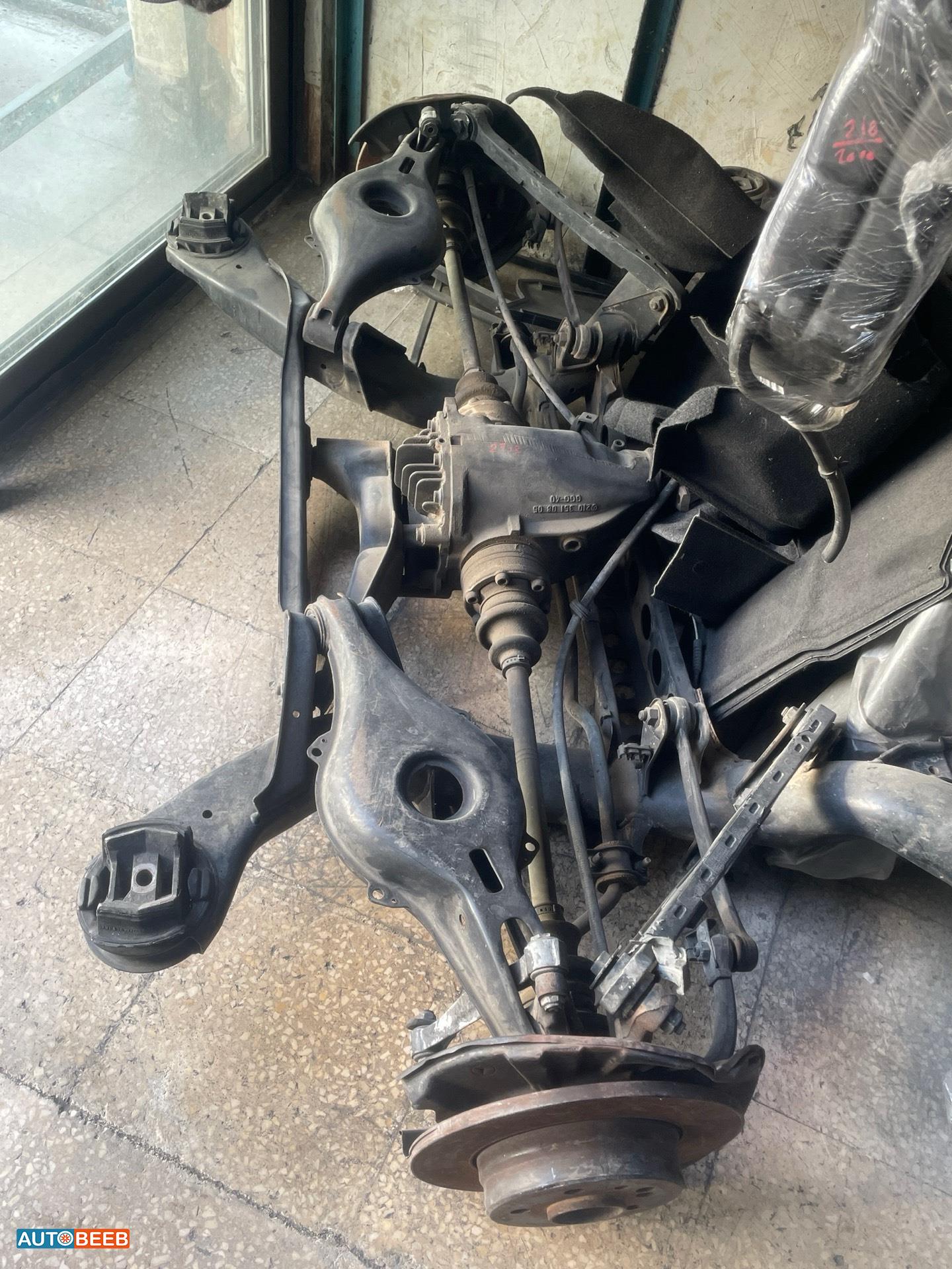 دنجل خلفي مرسيدس E140 1998 