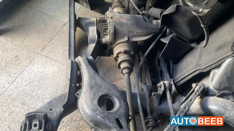 دنجل خلفي مرسيدس E140 1998 