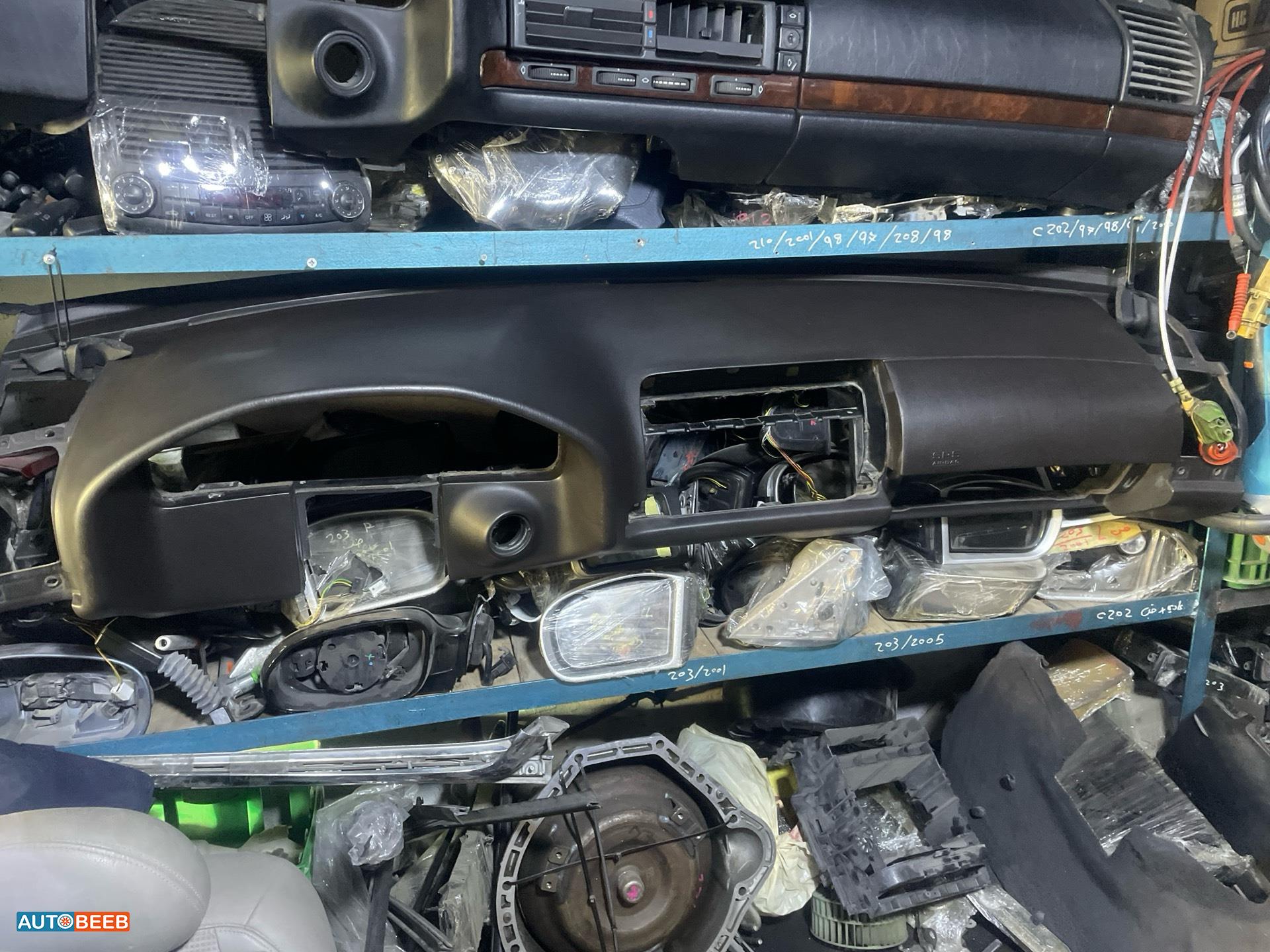 Cabin  Dashboard Mercedes Benz 