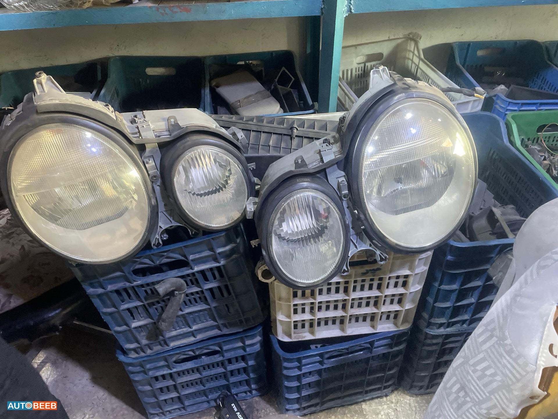 Lights Front light Mercedes Benz E200