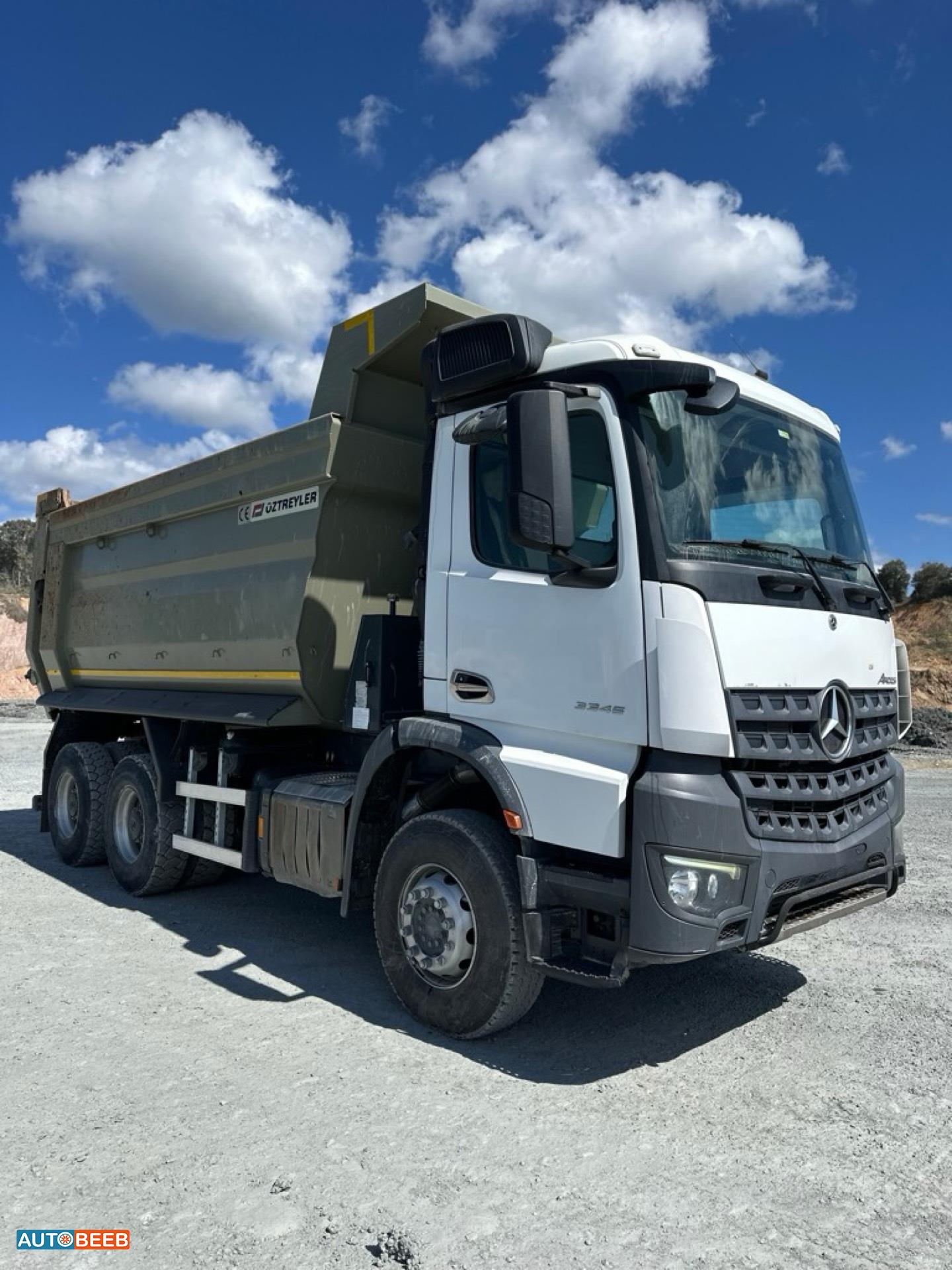 Tipper Mercedes Benz 2023