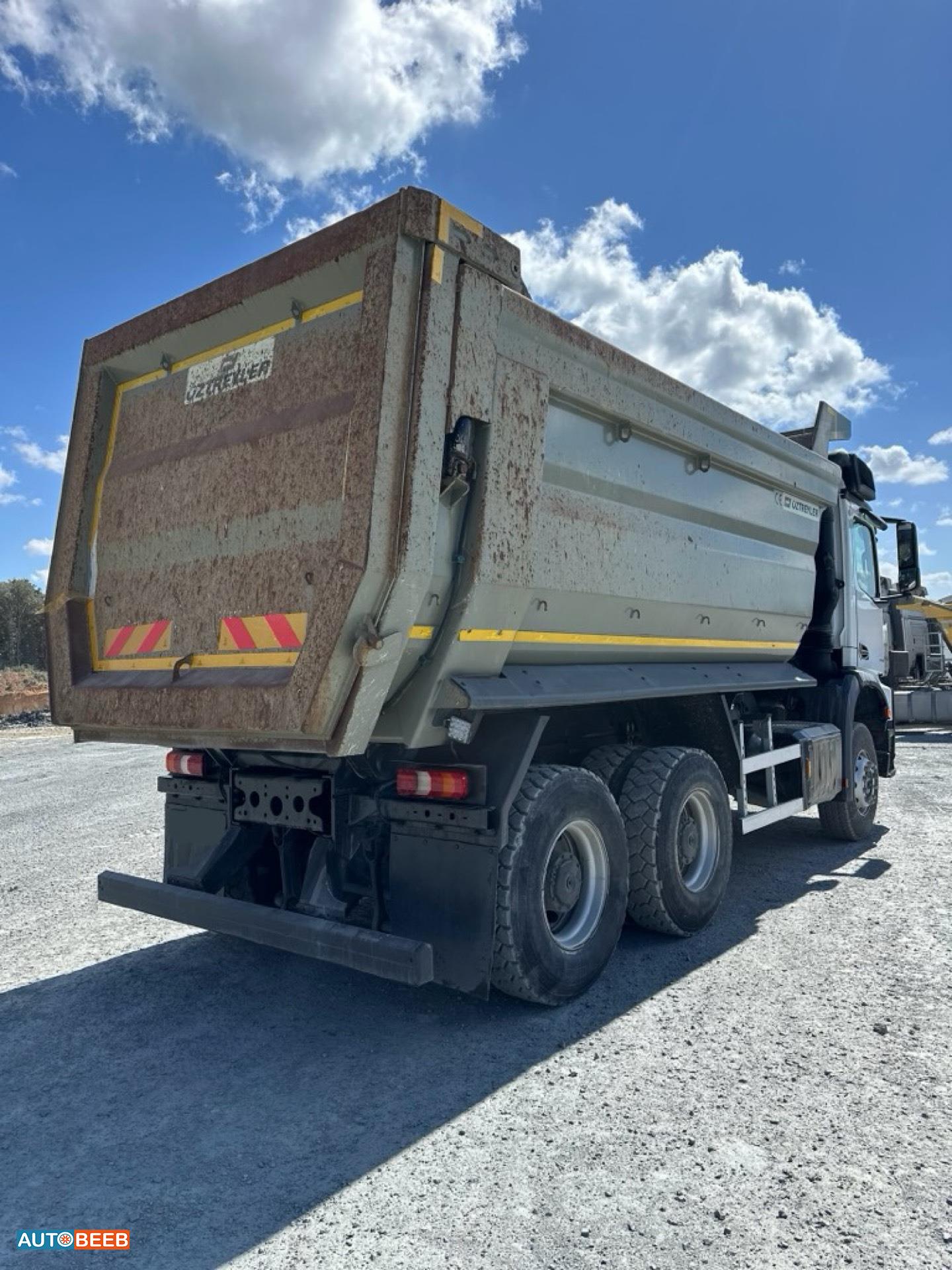 Tipper Mercedes Benz 2023