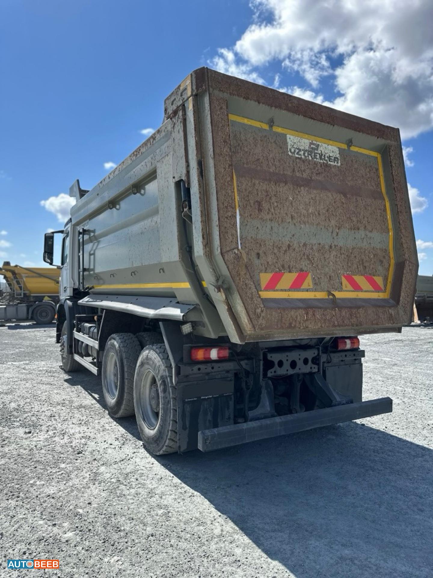 Tipper Mercedes Benz 2023