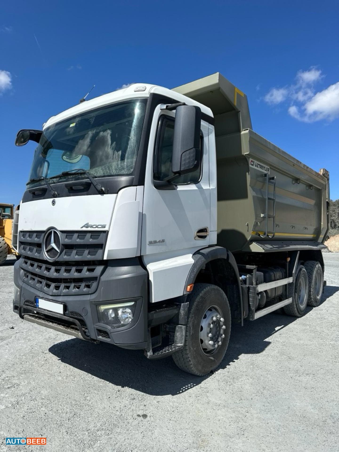 Tipper Mercedes Benz 2023