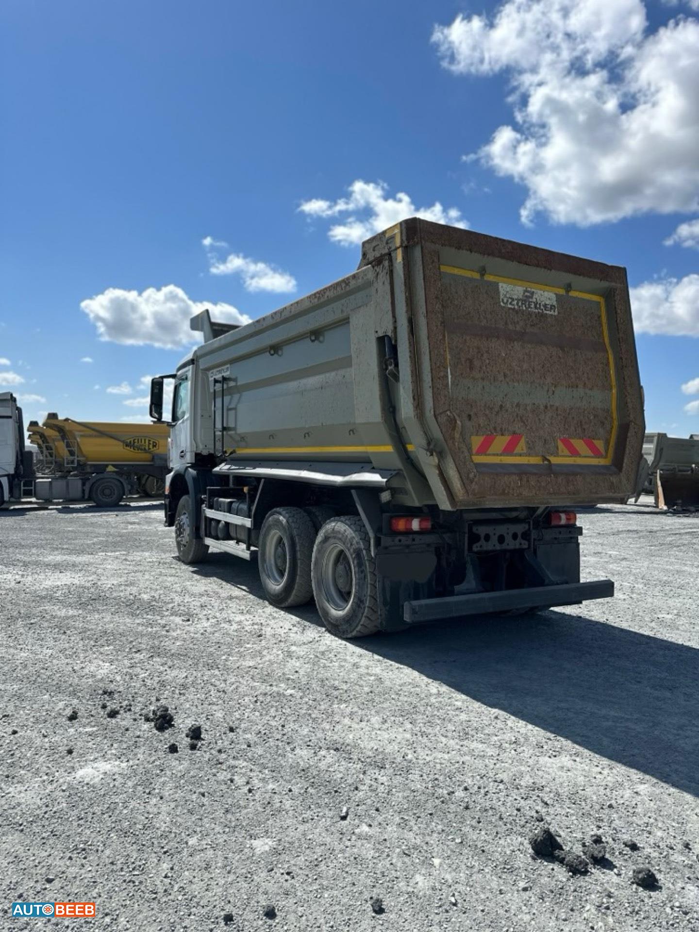 Tipper Mercedes Benz 2023