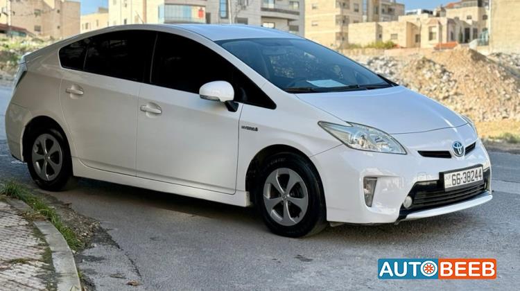 تويوتا بريوس 2014