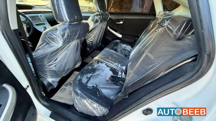 تويوتا بريوس 2014