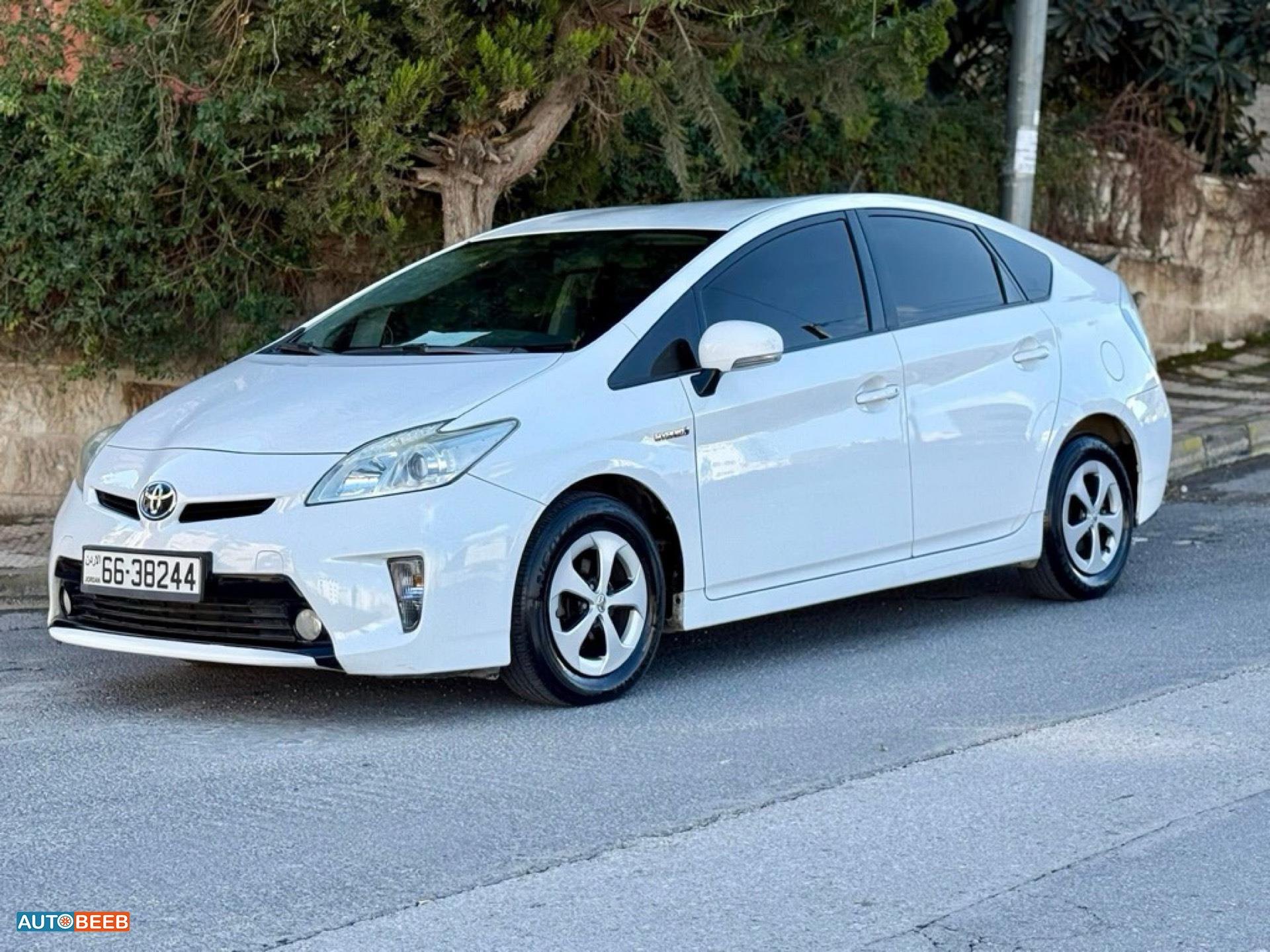 تويوتا بريوس 2014