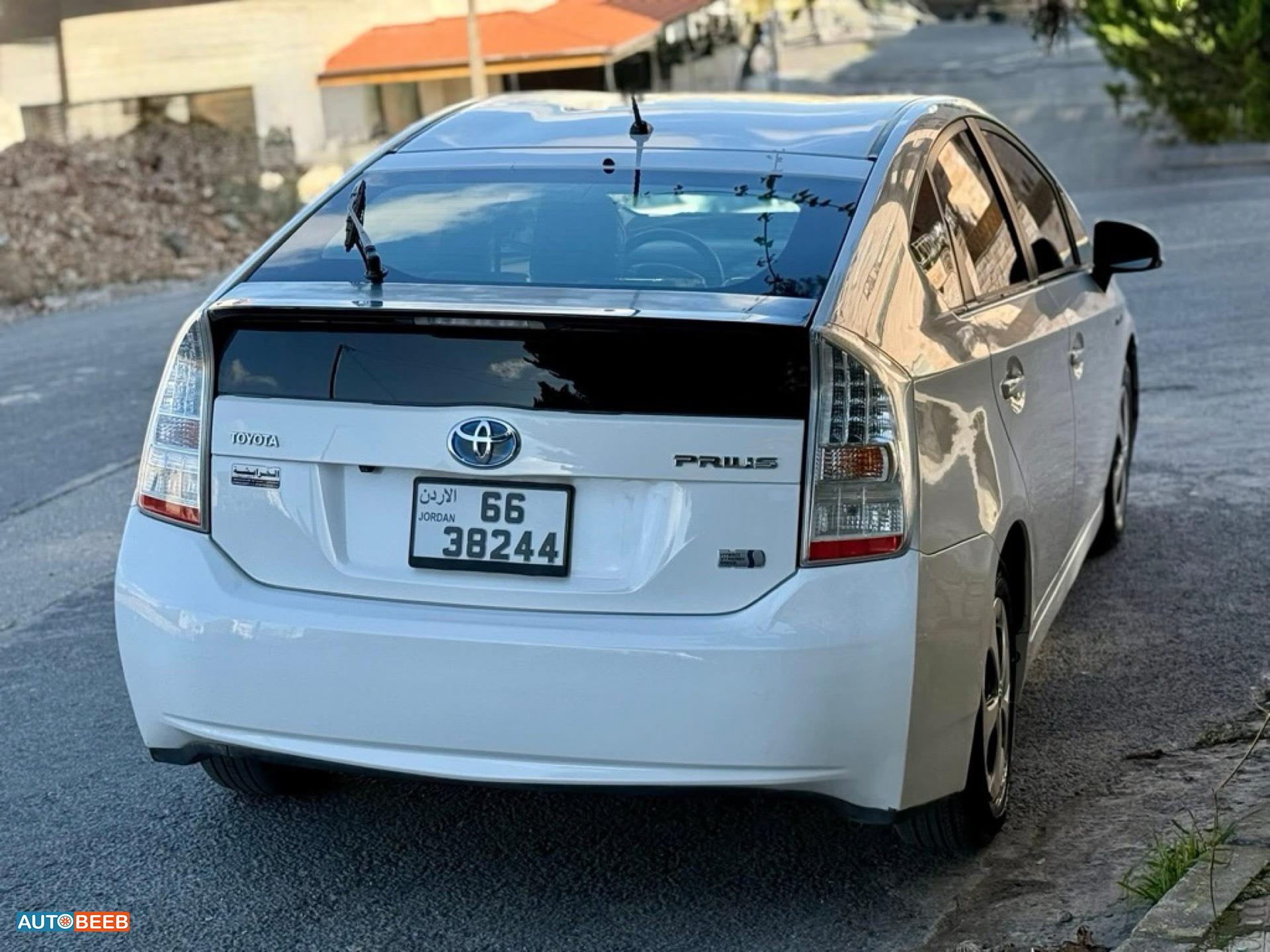 تويوتا بريوس 2014