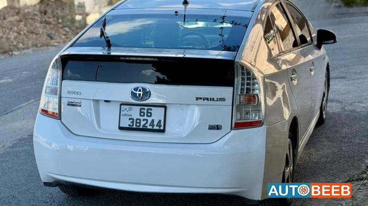 تويوتا بريوس 2014