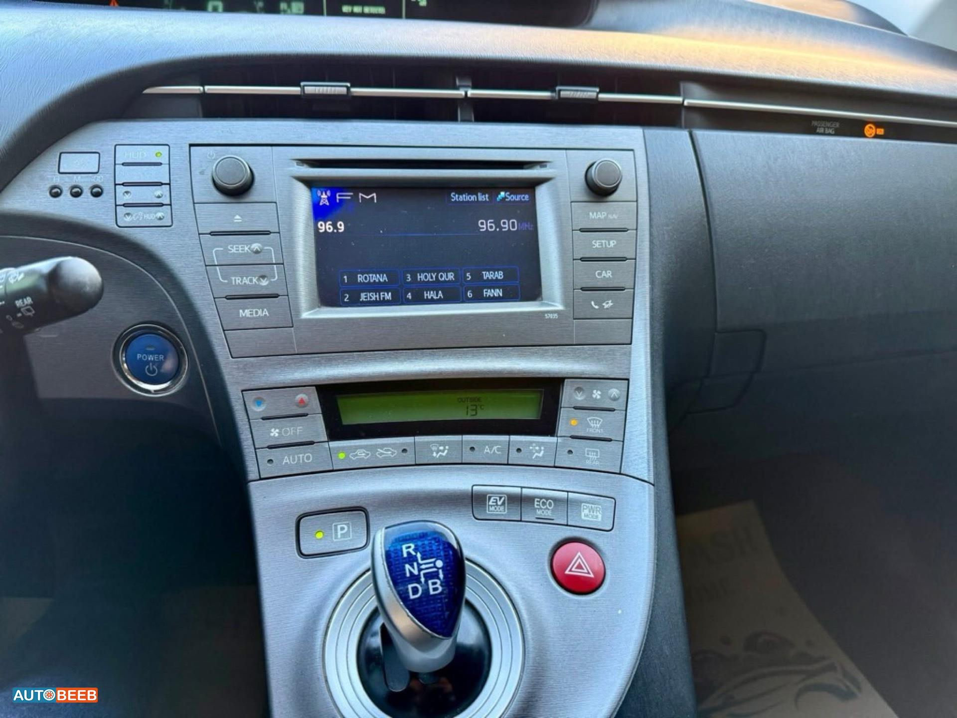 تويوتا بريوس 2014