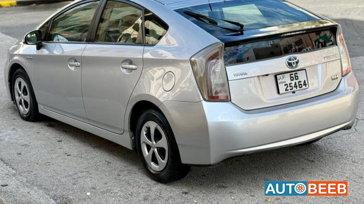 تويوتا بريوس 2014