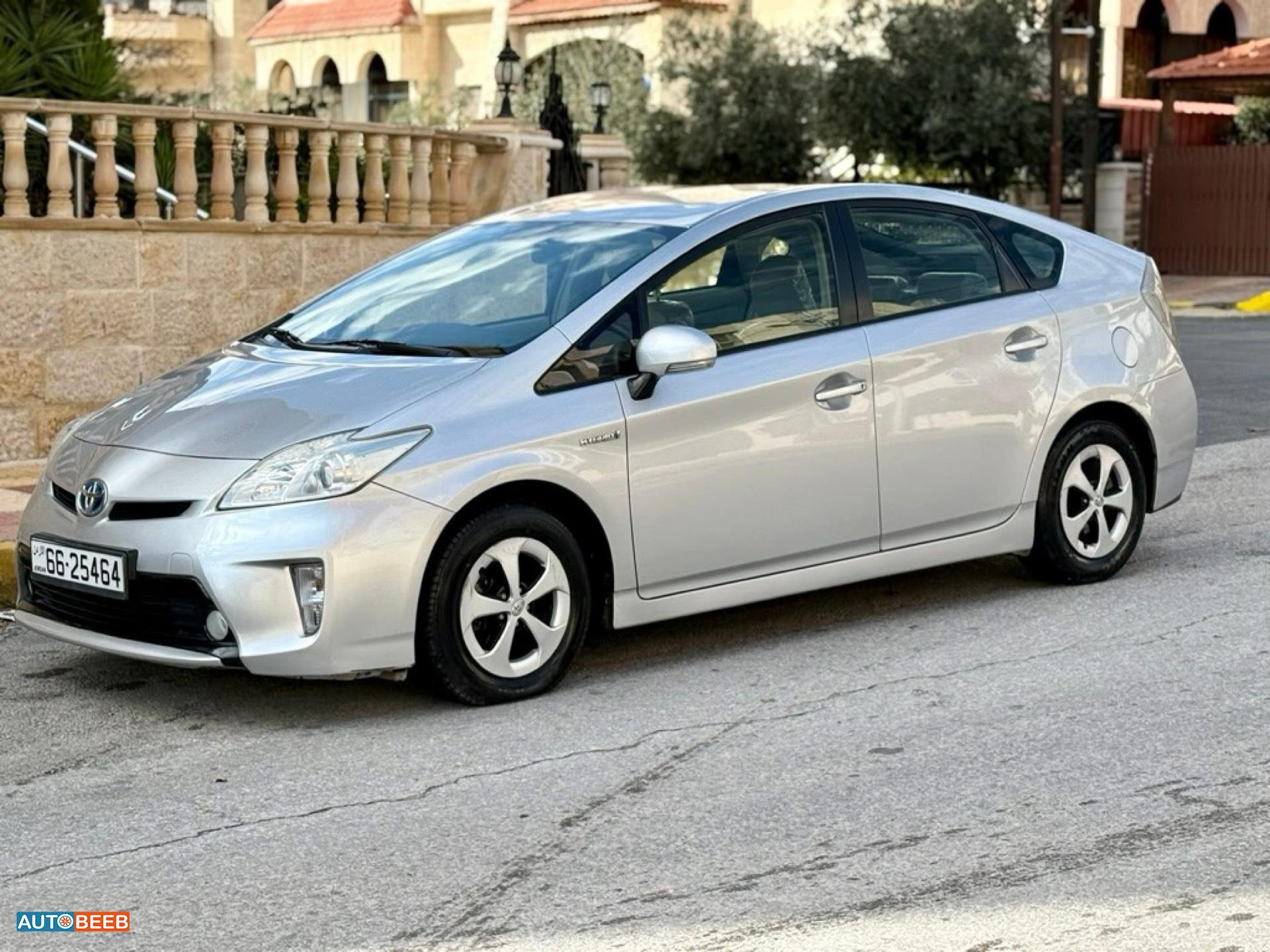 تويوتا بريوس 2014