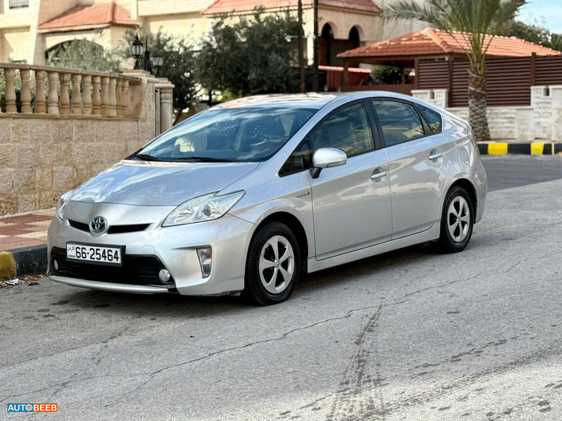 تويوتا بريوس 2014