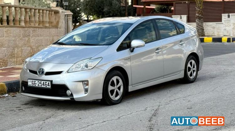 تويوتا بريوس 2014