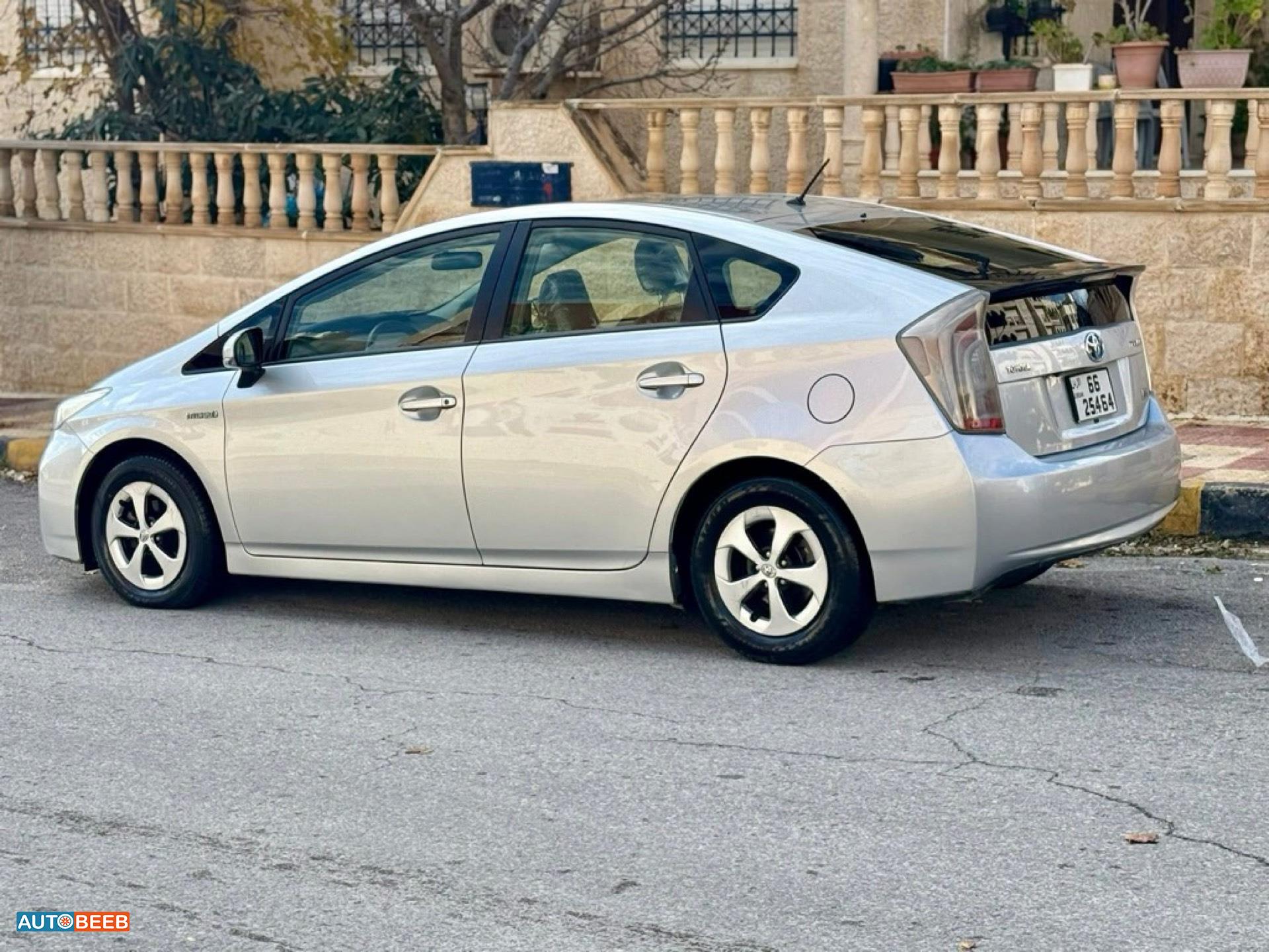 تويوتا بريوس 2014